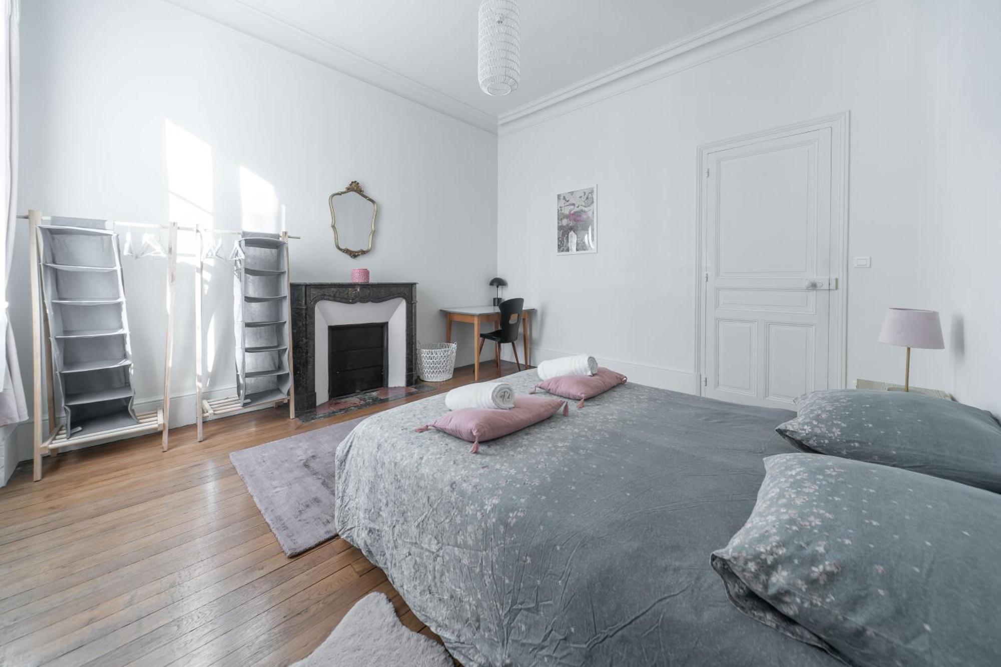 Residence Epinat II - Appartements Centre - Parking Vichy Ruang foto